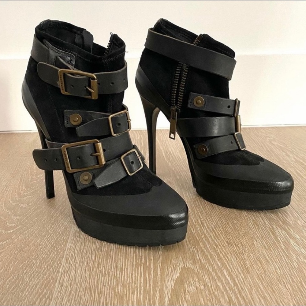 Burberry platform black buckled ankle booties. Size 37.